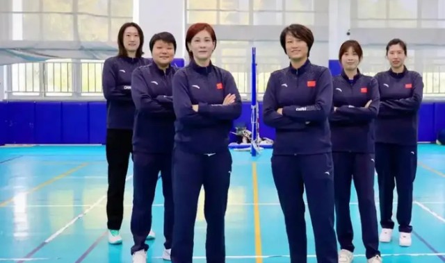 世界杯官方正版软件下载-底蕴拉满！上海女排后备军团太能打，三代梯队剑指全运四金满贯|杨舒茗|陈伊娜|青训|杨婕|球员_新浪体育_新浪新闻