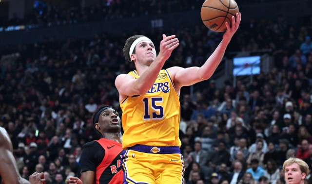 世界杯官网直播app下载正版入口-湖媒：里夫斯今年本该入选全明星而不是伦纳德 对还是错？